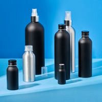 Flasker med skruelåg af aluminium med pumpe eller sprayhætter