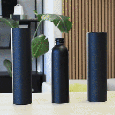 Flasker med skruelåg af aluminium med pumpe eller sprayhætter